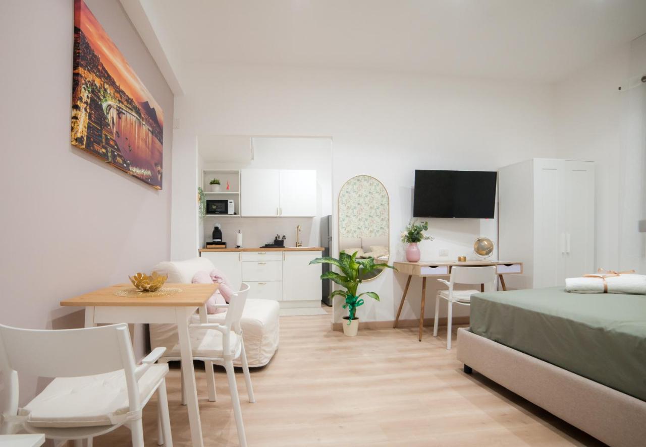 Michelangelo 80 Apartment เนเปิลส์ ภายนอก รูปภาพ